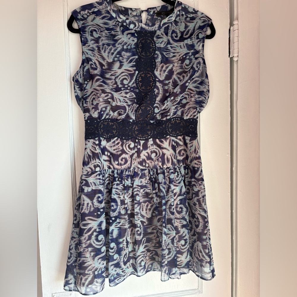 BCBG Max Azria Printed Mini Dress Lace Trim Built-In Cami Size 6 Cocktail